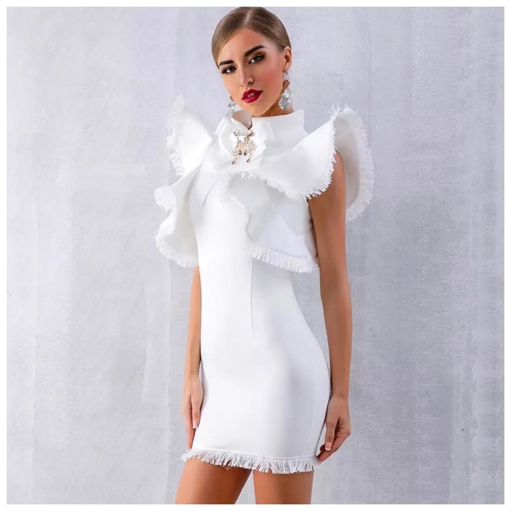 🌞 The Lara Ruffle Scuba Fabric Dress - Picture 2 of 8